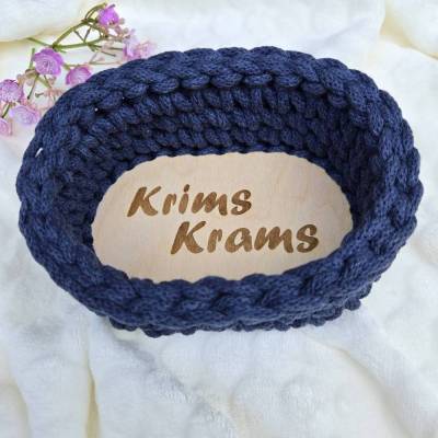 Korb/Körbchen gehäkelt mit Holzboden und Gravur KrimsKrams oval jeans