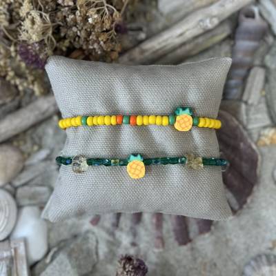 „Funny Ananas“ - Bunte Armbänder aus Rocailles und Glasschliffperlen mit Ananas-Perle