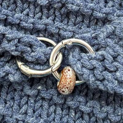 Tuchklammer "Keramik" Tuchhalter für Stricktücher gold- oder silberfarbige Ringe mit bemalter Keramikperle