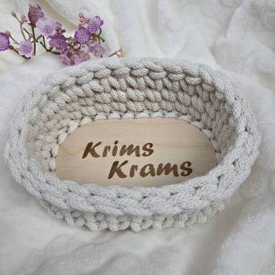 Korb/Körbchen gehäkelt mit Holzboden und Gravur KrimsKrams oval natur