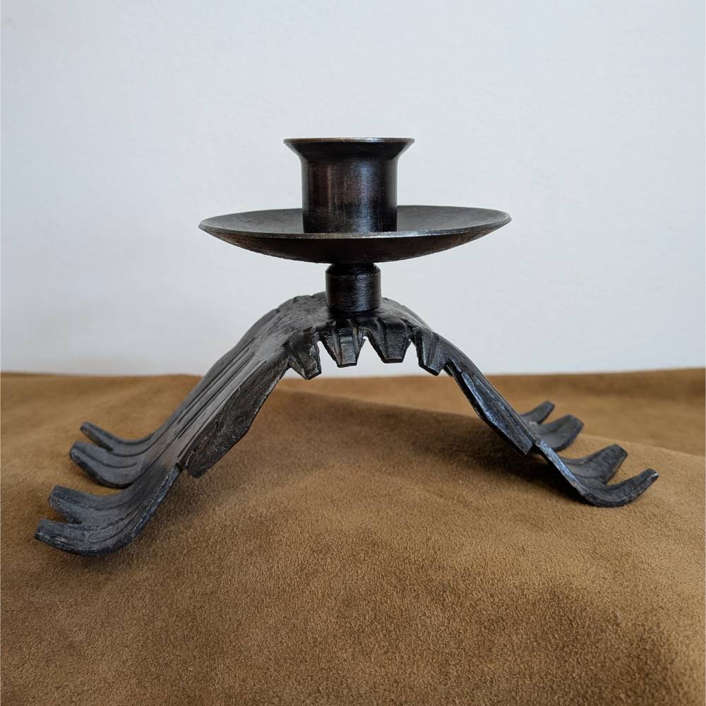 Kerzenständer Schmiedeeisen brutalistischer Metall-Leuchter Skulpturales Blatt-Design Kerzenhalter rustikaler Leuchter