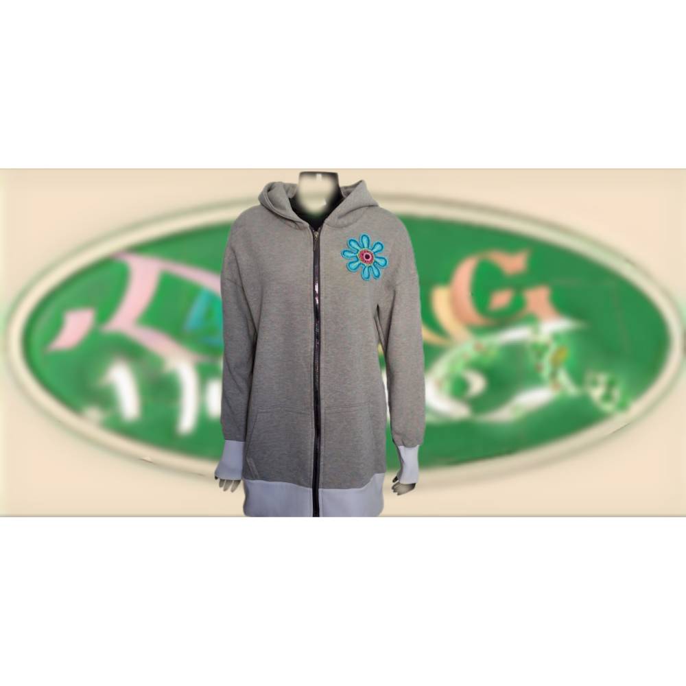SweatJacke mit Kaputze und Häkelapplikation Bild 1