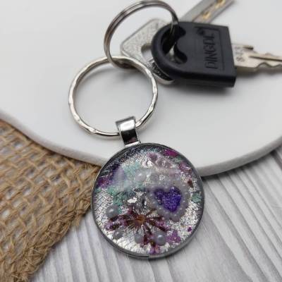Schlüsselanhänger mit Trockenblumen & Glitzer – Resin, Metallfassung, 2,8 cm, Silber