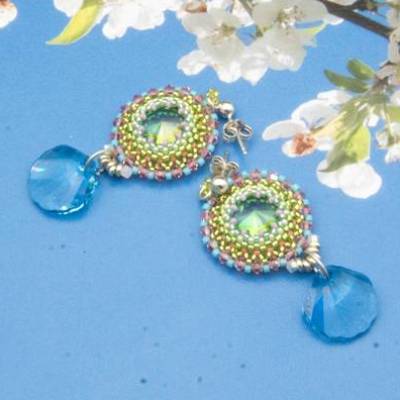 Bunte Glas Ohrstecker, Beadwork Weihnachten, Geburtstag, handgemachter Glasperlen Anhänger Unikat, Geschenkidee Frau