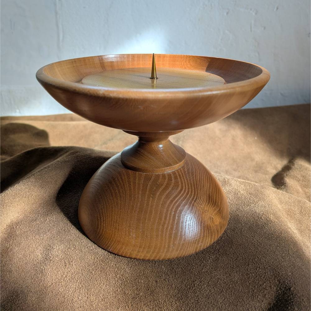 Kerzenständer rustikaler Scheibenleuchter handgedrechselt aus Massivholz mit Messingdorn Holzkerzenständer vintage Kerze