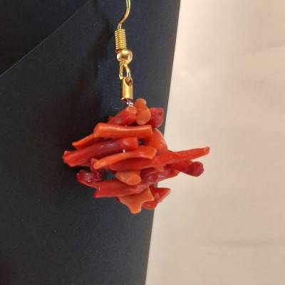 Ohrhänger mit roten Korallenästen - nachhaltig - stilvoll - elegant
