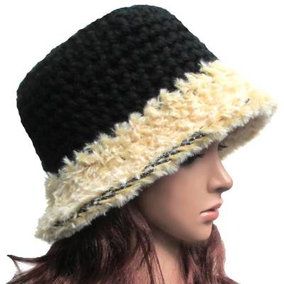 Winterhut Bucket Hat Schwarz & Honig – Handgehäkelt, Kuschelig, Gr. L 58-59 cm KU