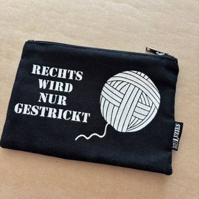 Kleines Reißverschlusstäschchen "Rechts wird nur gestrickt" – handgenähtes Mäppchen mit Siebdruck