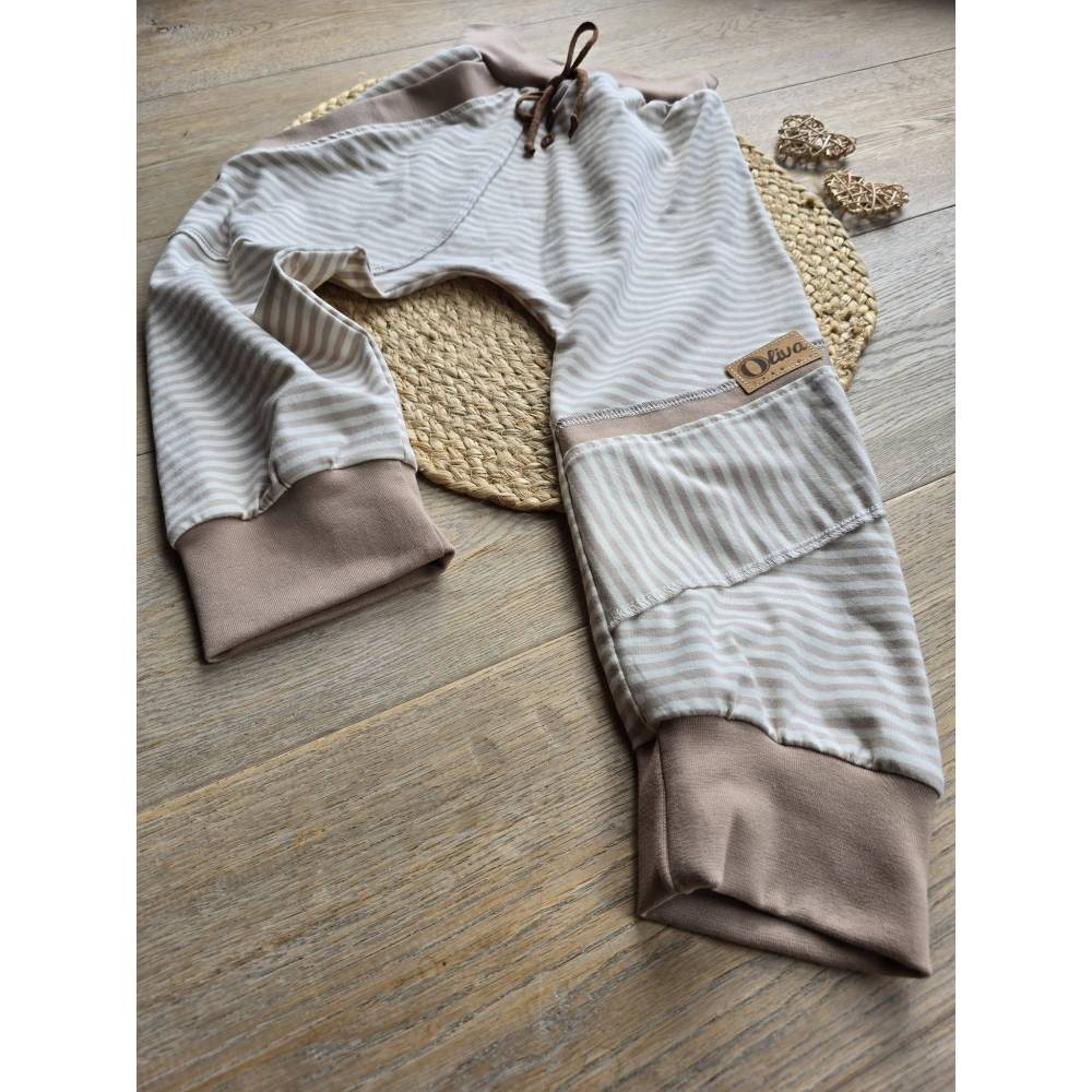 Kinder Pumphose Pants Gr.104/110 – Bio-Baumwolle | Unisex Unikat | Beige gestreift, Atmungsaktiv Mitwachsend Bild 5