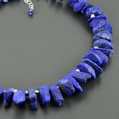 Edle Lapislazulikette / Collier mit 925er Silber - dunkelblaue Edelsteinkette matt Statementschmuck Geschenk