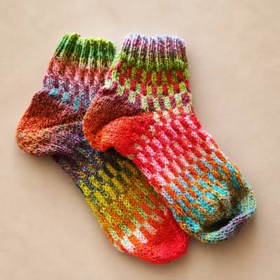Handgestrickte Socken Zauberball Crazy, Schachbrettmuster, Bunt, Größe 38-40