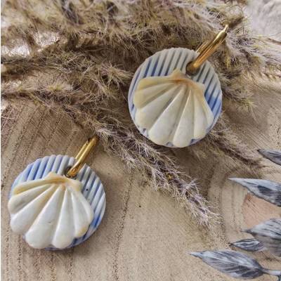 Handgefertigte Muschel-Creolen  • Maritimer Polymer Clay Schmuck
