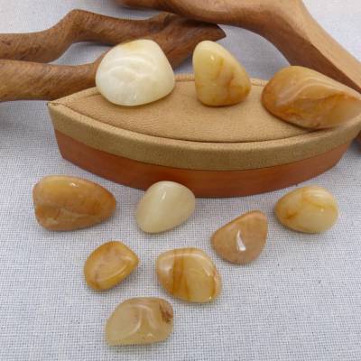 Orangencalcit-Trommelstein-Handschmeichler- gelb- Naturstein - Glücksbringer