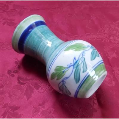 Vase aus Porzellan in weiß, blau und grün vermutlich aus den 1960er Jahren 