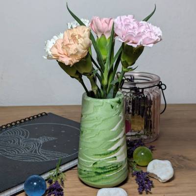 Handgefertigte Designer-Vase aus Raysin 200 – Marmoriert, ca. 10 cm, Unikat für Frisch- & Trockenblumen