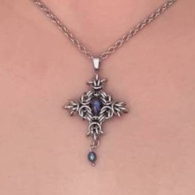 Wicked Eye Chainmail Halskette mit echten Süßwasserperlen aus 316 Edelstahl