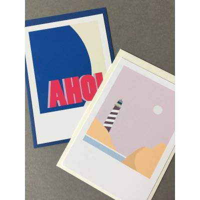 Maritime Postkarte mit Leuchtturm und Schrifzug Ahoi