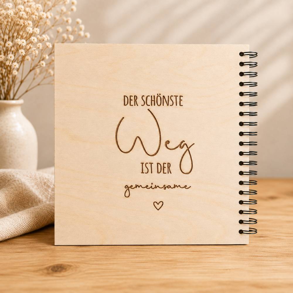 Personalisiertes Hochzeits‑Fotoalbum 30x30 cm | Gästebuch | aus Birkensperrholz 3 mm | 50 Seiten | Namen & Datum Bild 2