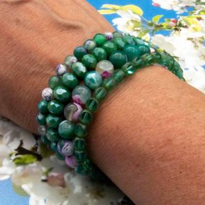 Grünes Glasperlenarmband Set, eleganter Schmuck, hippie Urlaub, Festival, Unikat, Geschenkidee Weihnachten Geburtstag