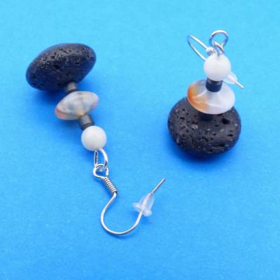 Edelsteinohrringe, schwarz weiß silber, Lava Karneol Mondstein, Ohrschmuck, Ohrhänger