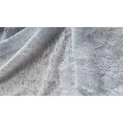 1032 1033 Spitze zartes hellblau - ca. 100 x 140 cm + Reststück