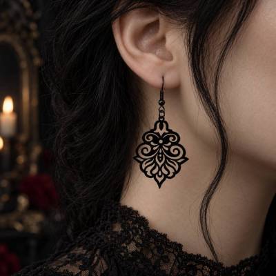 Schwarze Ornament Ohrringe aus Edelstahl – filigraner Gothic Schmuck
