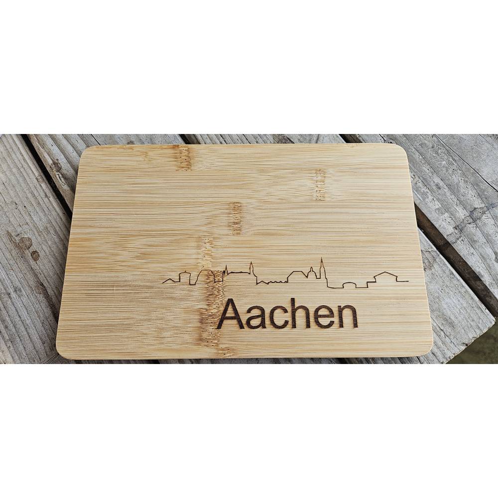 Frühstücksbrettchen aus Holz graviert – Schneidebrett mit Spruch & Motiv (Bambus)