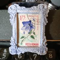 Magnetisches Briefmarken‑Minibild | Campanula carpatica | Blau | Künstlergips‑Unikat