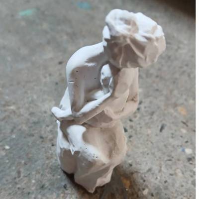 Figur | Mutter mit Kind | Künstlergips | Handgefertigt | 9,5 cm H | 4,5 cm T | 2,5 cm B