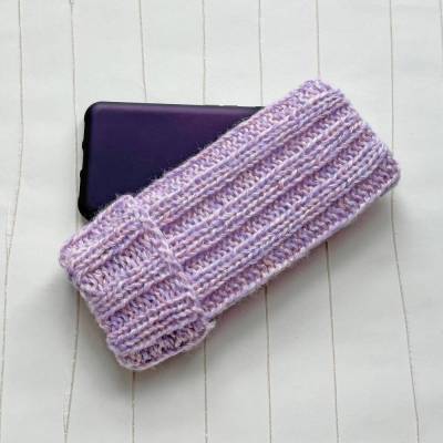 Handyhülle Lila bunt mit Glanzfaden handgestrickt in Rippen Länge 26cm Umfang dehnbar bis ca 24cm
