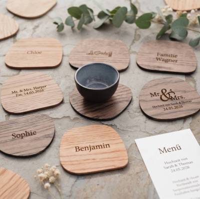 Personalisierte Holz Untersetzer zur Hochzeit – Platzkarte mit Namen & Gastgeschenk