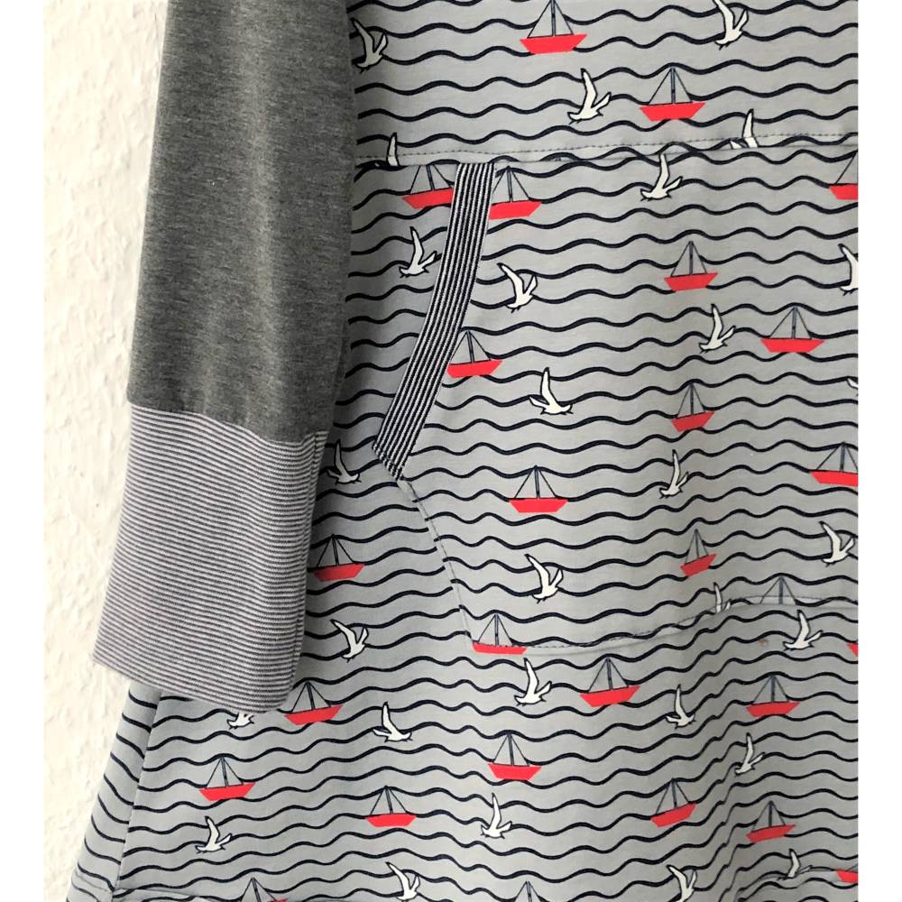 Raglan Kleid für Mädchen, mit Kapuze, Motiv - Segelboot, hellgrau Bild 4