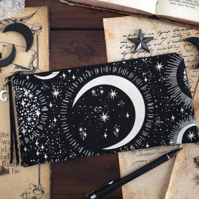 Federmäppchen Magic Moon | Stifteetui mit mystischem Mond- & Sternenmotiven | Kosmetiktasche | handgefertigt aus Stoff