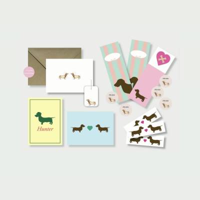 Dackel Geschenk Set mit 15 Teilen | Schreibwarenset mit Dackel Postkarte und Dackel Aufklebern
