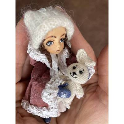 Wattefigur Mädchen mit Hase – handgemachter Christbaumschmuck, Weihnachtsanhänger
