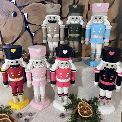 Ideen zur Weihnachtsdeko, Fensterdeko zu Weihnachten, Deko Nussknacker, Nussknacker Figur, Weihnachtsdeko Idee, modern