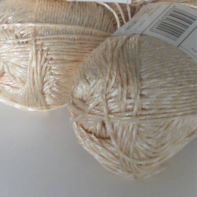seidenglänzendes Handstrickgarn-Benelana-Monaco-creme-beige--Stricken-Häkelgarn-Garn-Handarbeiten