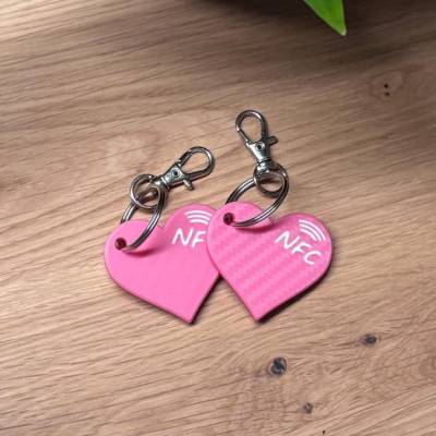 Herz Schlüsselanhänger NFC | Dating leicht gemacht, für Frauen zum einfacher Kennenlernen | 2er Set, Outfit Accessoire