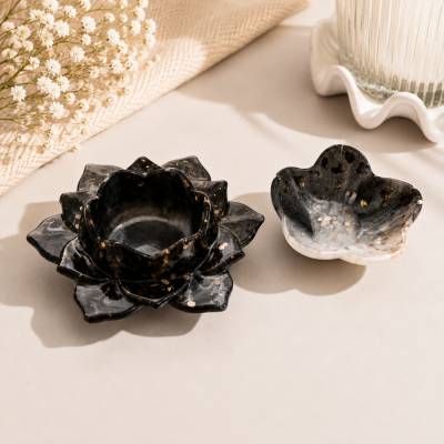 2-teiliges Resin Deko-Set „Lotus“ – Kerzenhalter & Blütenschale in Schwarz, Grau & Gold