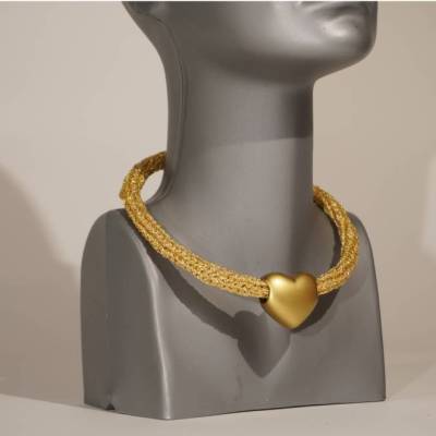 Handumstrickter Halsring mit Herz (Farbe: Gold oder Silber)