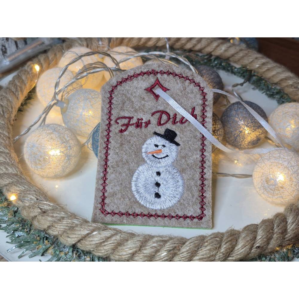 Stickdatei ITH Weihnachten Geschenkanhänger 10x10cm Rentier Tannenbaum Schneemann Weihnachtsmann Bild 3