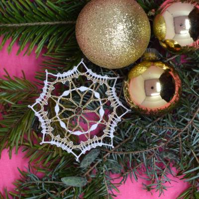 geklöppeltes Ornament 3 weiß-gold