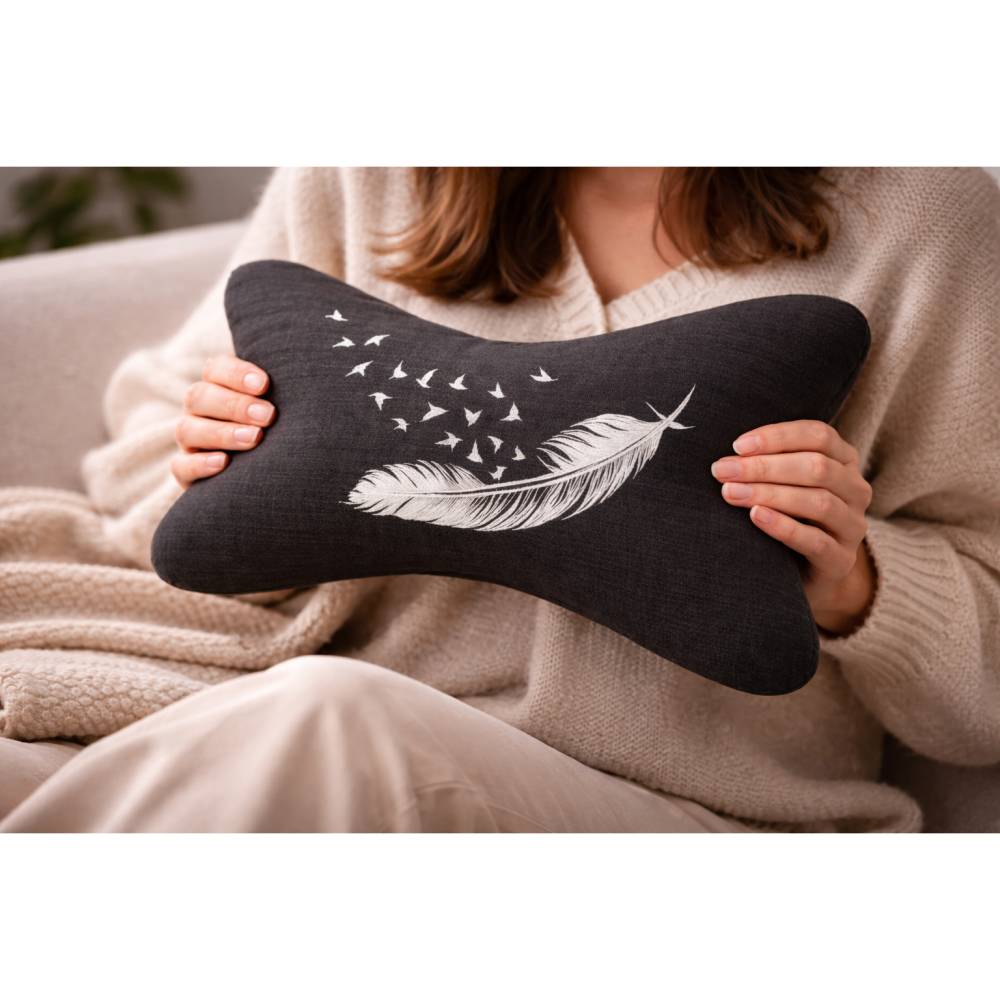 Zierkissen modern schwarz weiß – Dekokissen mit Feder Motiv für Sofa Wohnzimmer stilvolle Deko Geschenkidee