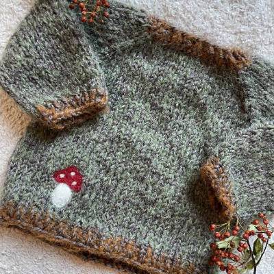 Kinder Wollpullover Größe 86 |Handgestrickter Pullover aus Wolle | Wald Pullover mit Pilz | Herbst Pullover Baby Gefilzt