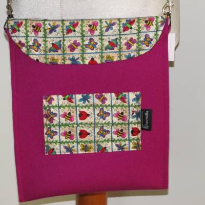 Tasche aus Designerfilz mit großem Hauptfach und Steckfach vorne, Magenta, Insektenwelt, Design Doro Thomalla #16