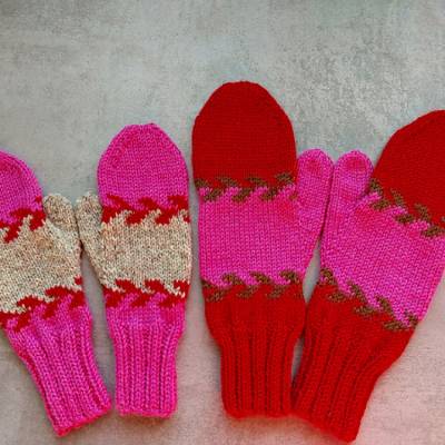 Winter Sol Strickanleitung für easy Colorwork Handschuhe und Stulpen in 3 Größen