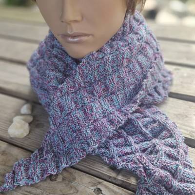 Handgestricktes Tuch – Buntes Dreieckstuch im Waffelmuster (160x60 cm) Hand-knitt