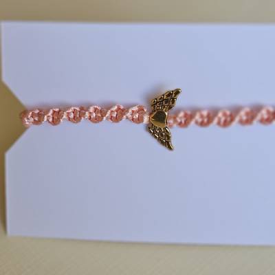 Engelsflügel Armband in Apricot – goldfarbener Mutmacher & kleines Geschenk