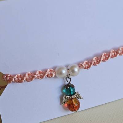 Engelsflügel Mutmacher Armband – Apricot mit Schutzengel & Glasperlen