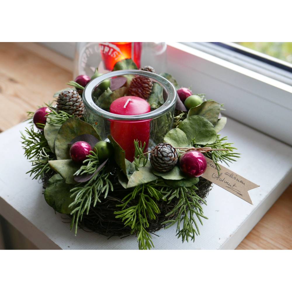 Adventskranz mit Eukalyptus